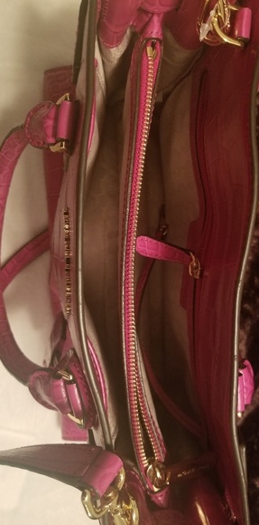 ●SOLD●Michael Kors Dillon Croc Large Leather Handbag - Picture 5 of 8